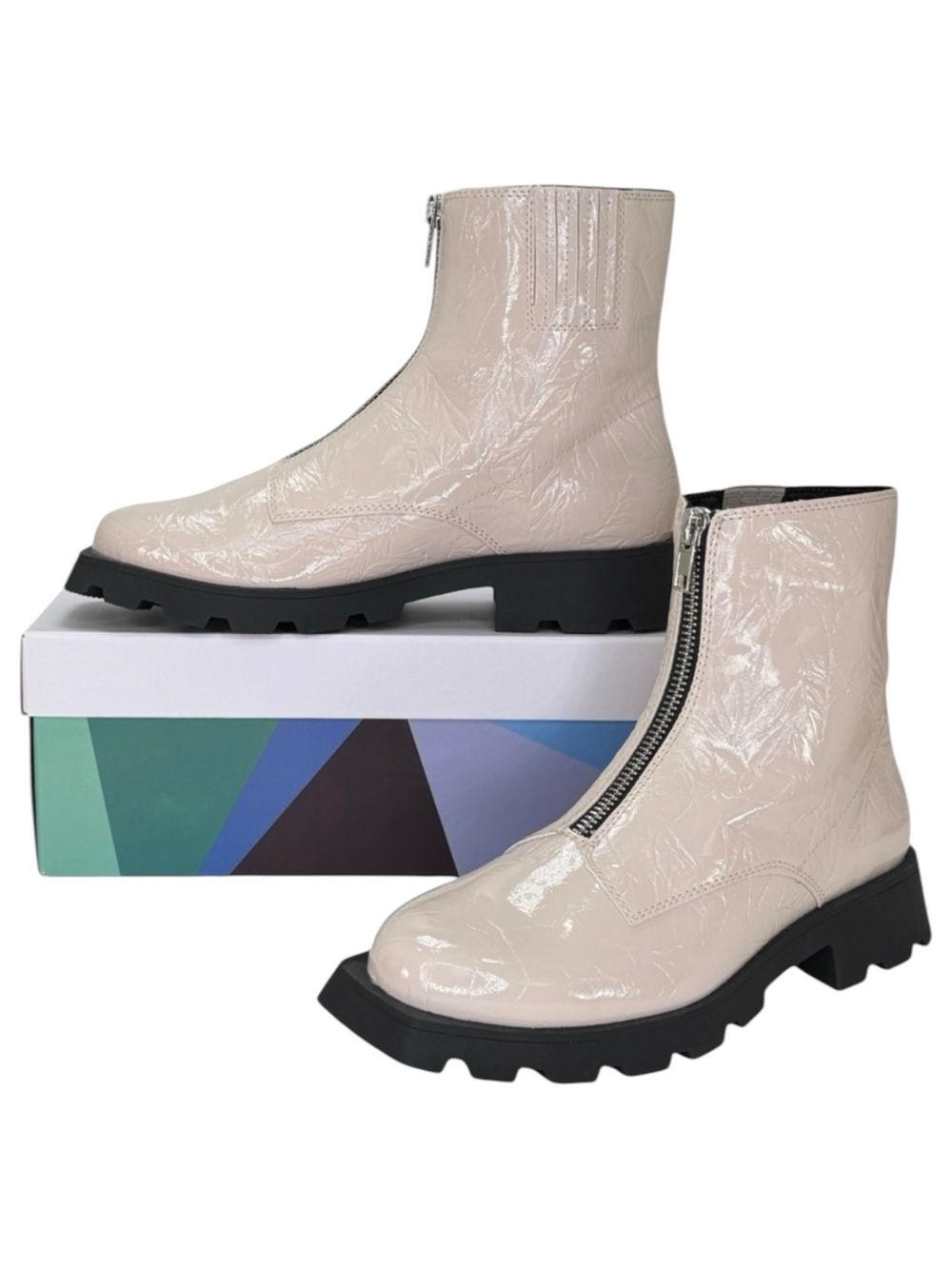 Katy Perry Collections Cream Patent Leather Ankle‎ Boots Black Lug Sole Womens 6